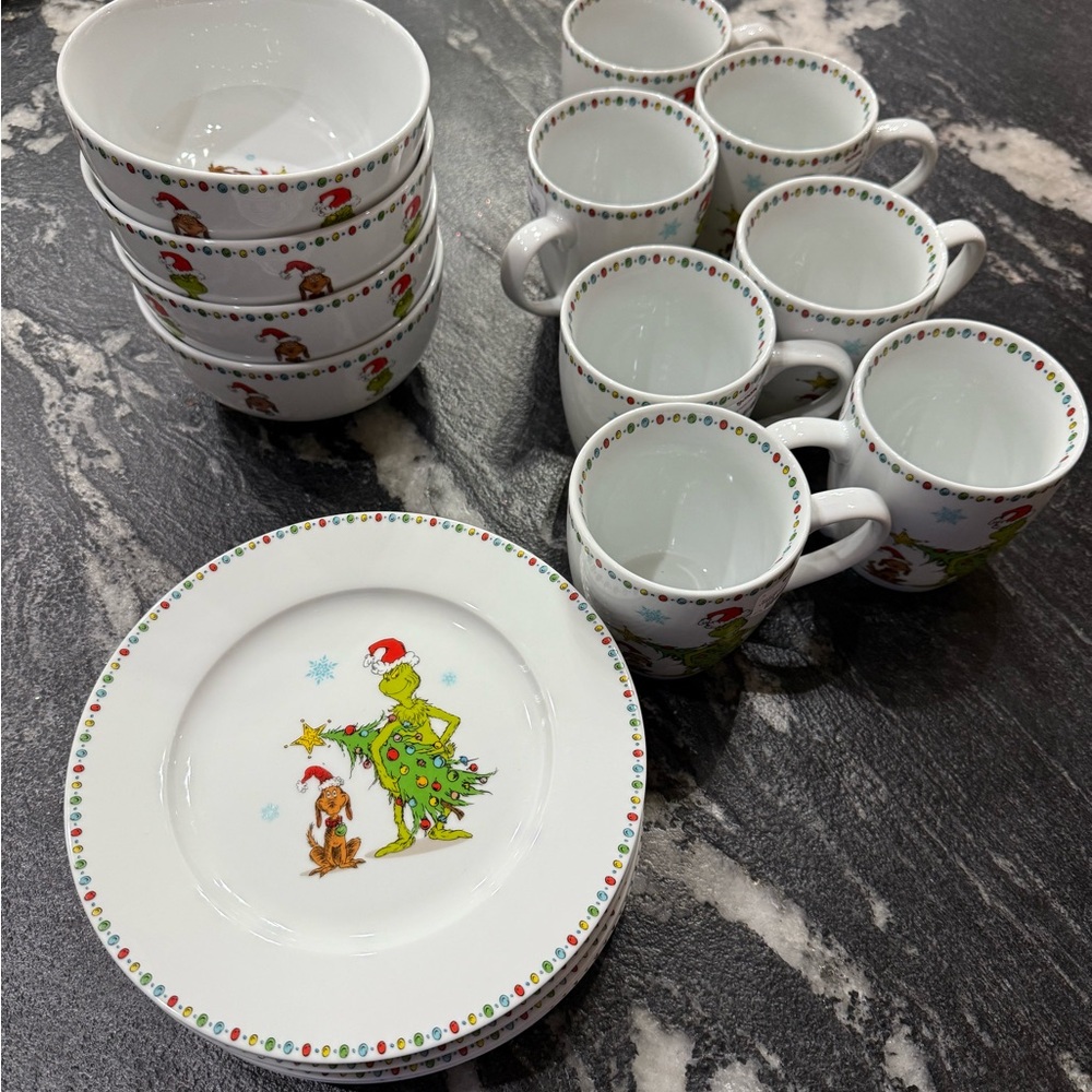 Grinch Dessert plates, bowls, and mugs